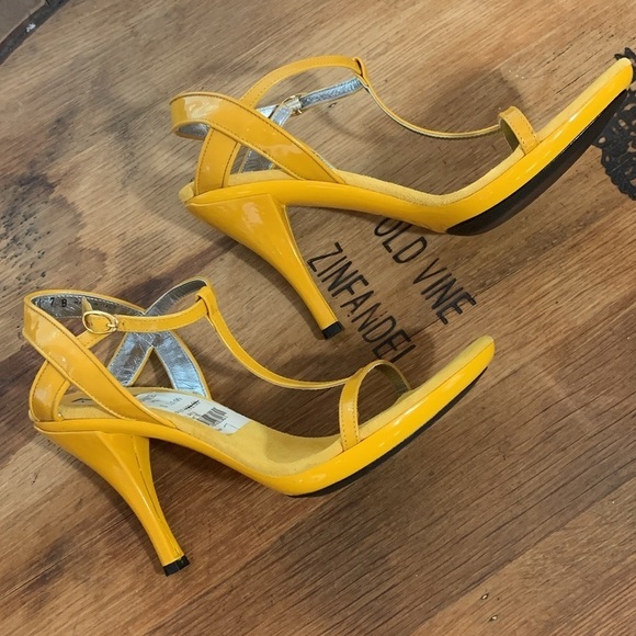 Via Spiga Shoes - Via Spiga | NWT V Baffle Patent Leather Suede Marigold Yellow T Strap Heels 7B